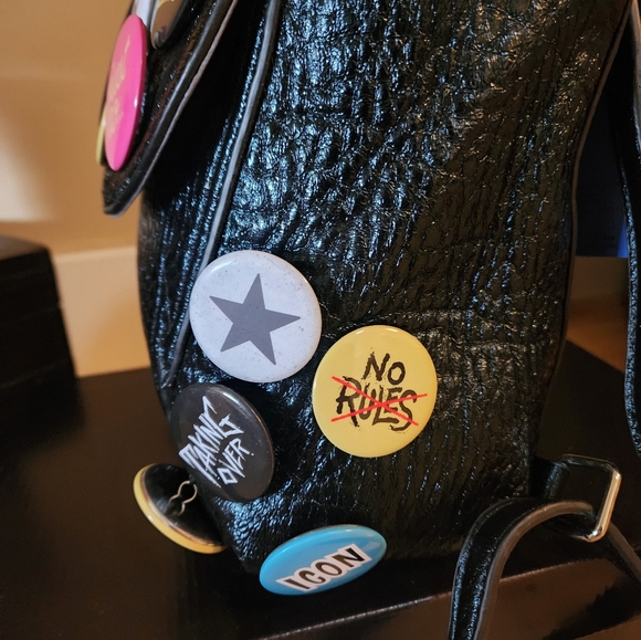 Danielle Nicole Disney Cruella Backpack 🎒 NWT - Picture 3 of 16